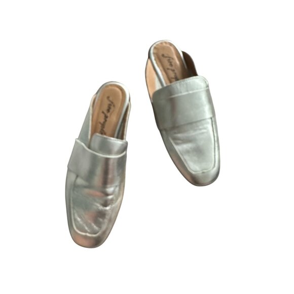 FREE PEOPLE Metallic Silver Leather Mules Flats Loafers Size 36 / 6 - Picture 9 of 9